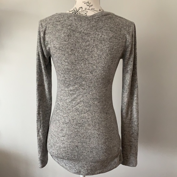 Express Women’s Fitted Long Sleeve V Neck - Picture 2 of 4